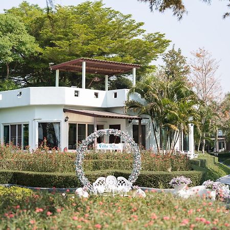 Villa Reina Resort Nong Nam Daeng Экстерьер фото