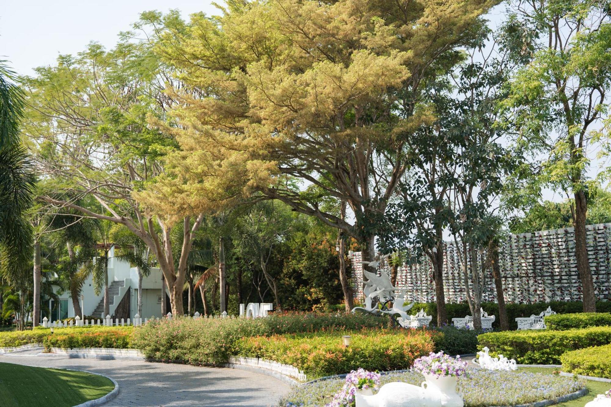 Villa Reina Resort Nong Nam Daeng Экстерьер фото