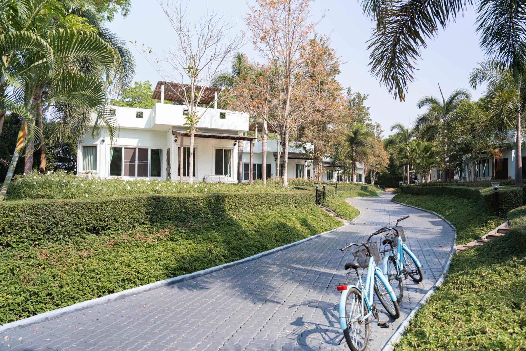 Villa Reina Resort Nong Nam Daeng Экстерьер фото