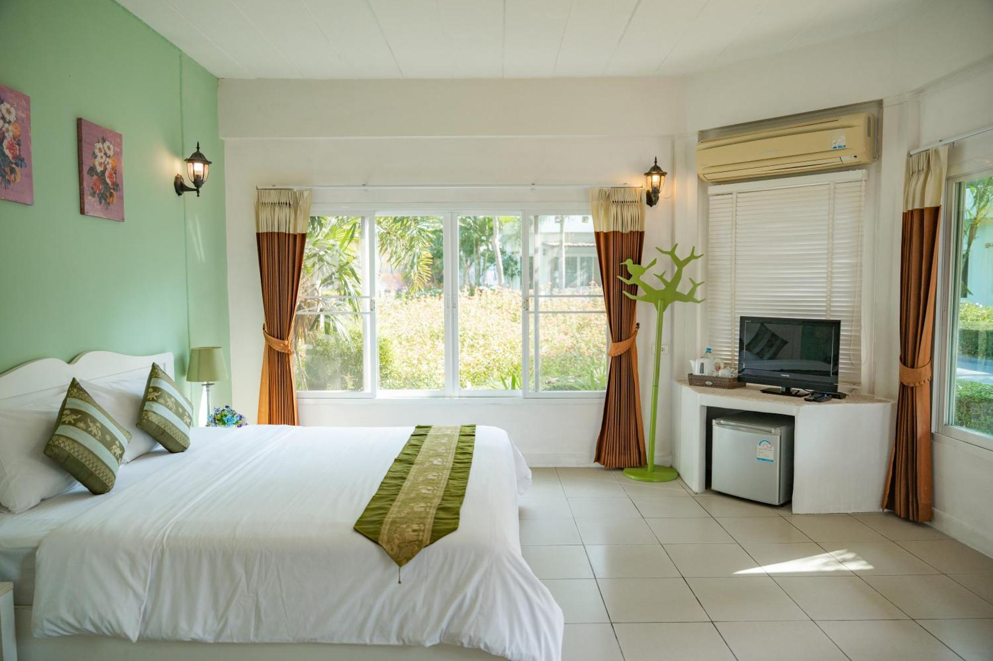 Villa Reina Resort Nong Nam Daeng Экстерьер фото