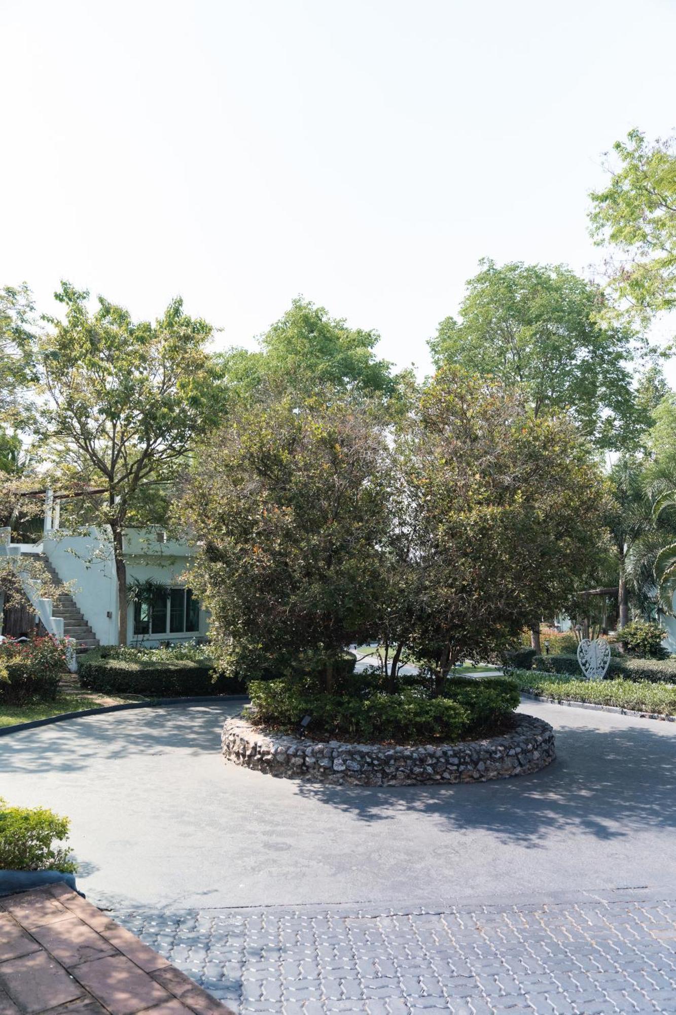 Villa Reina Resort Nong Nam Daeng Экстерьер фото