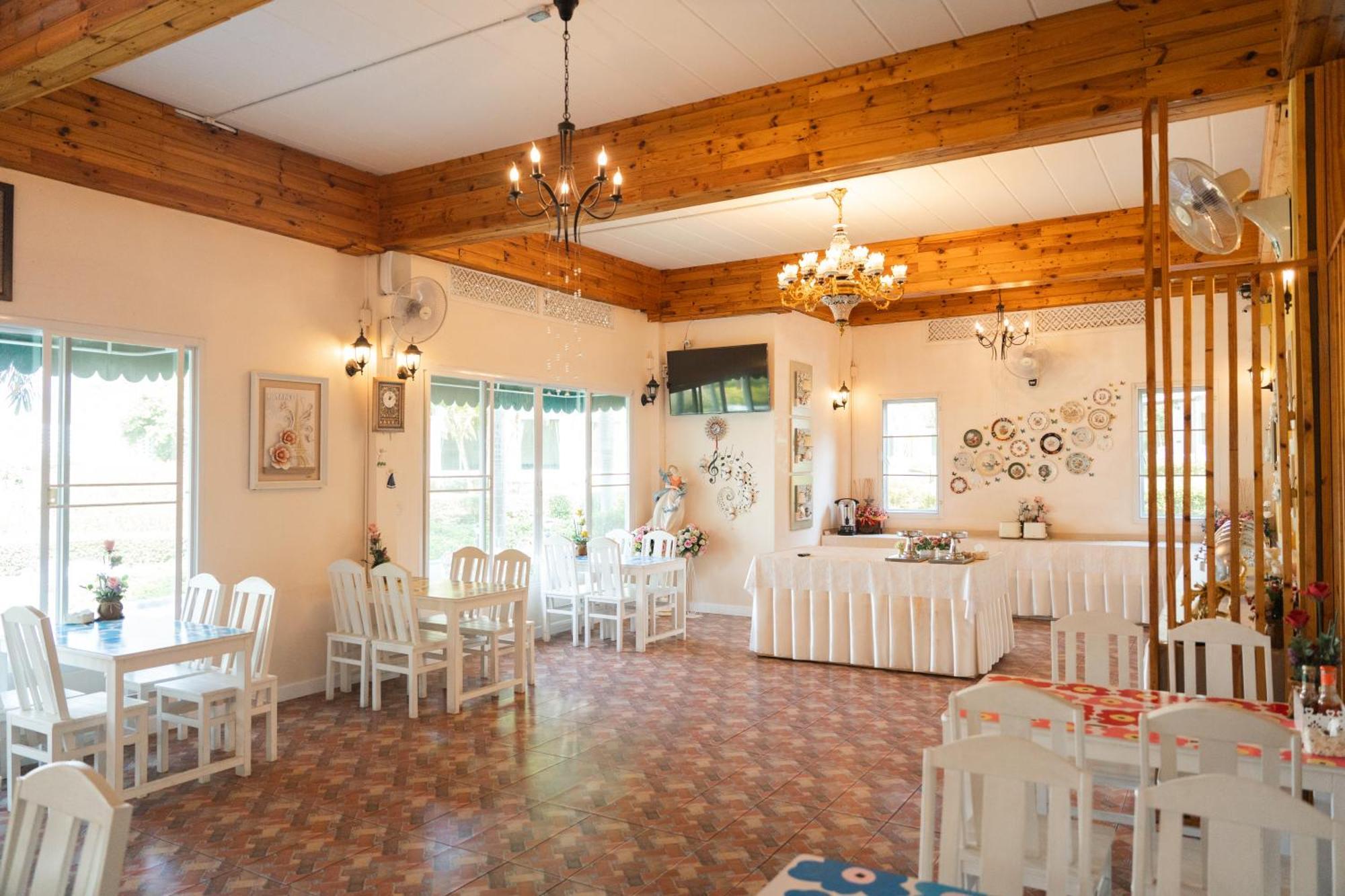 Villa Reina Resort Nong Nam Daeng Экстерьер фото