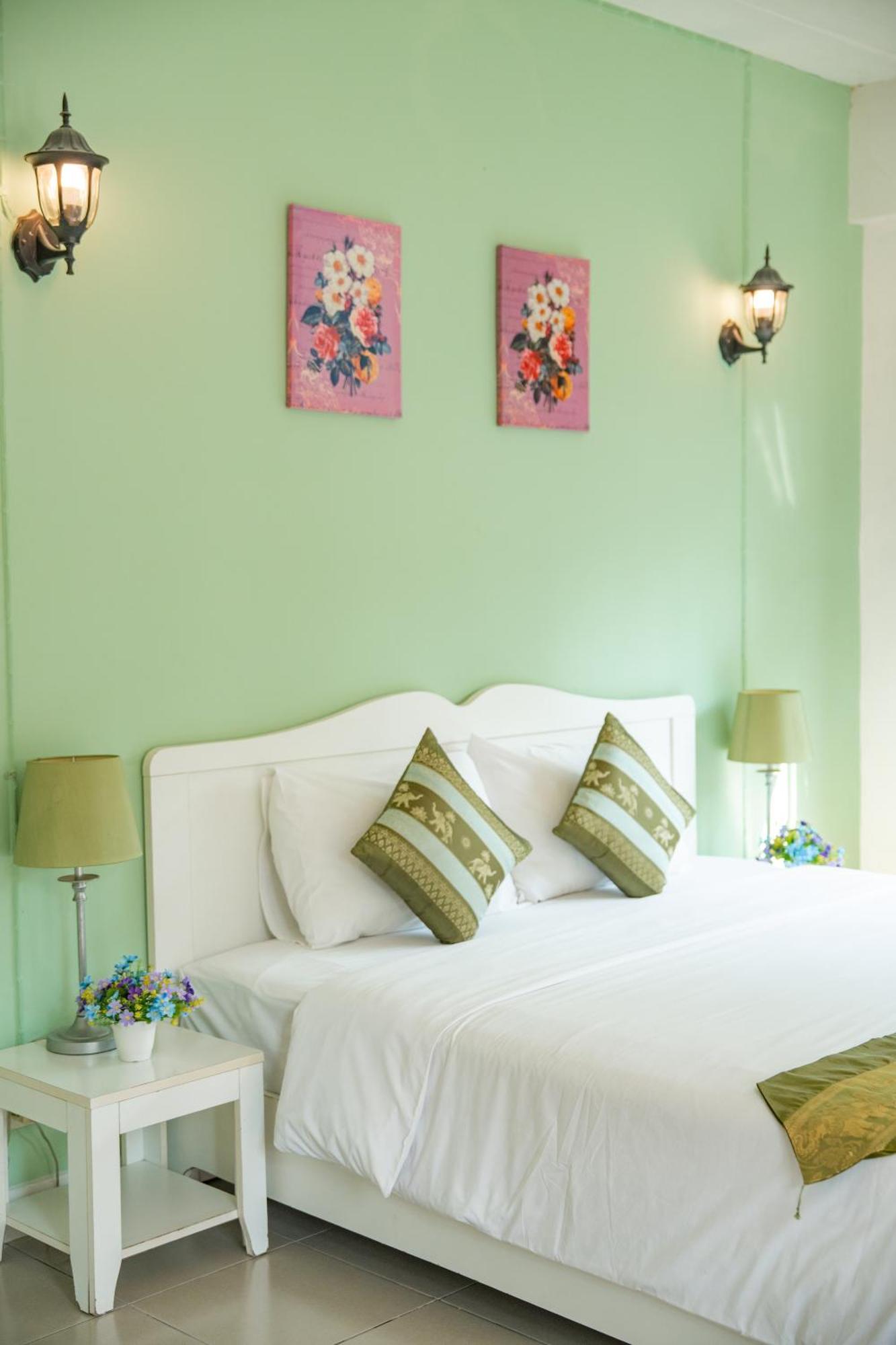 Villa Reina Resort Nong Nam Daeng Экстерьер фото