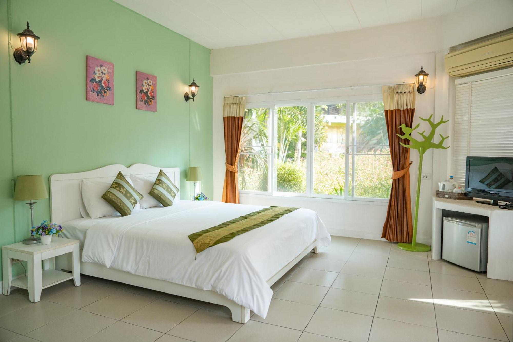 Villa Reina Resort Nong Nam Daeng Экстерьер фото