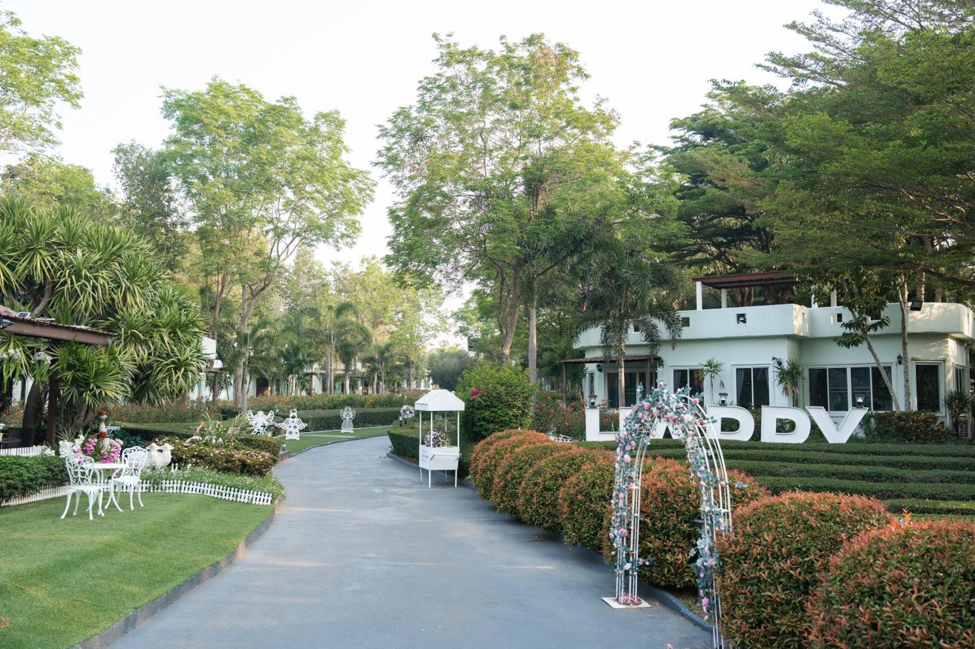Villa Reina Resort Nong Nam Daeng Экстерьер фото