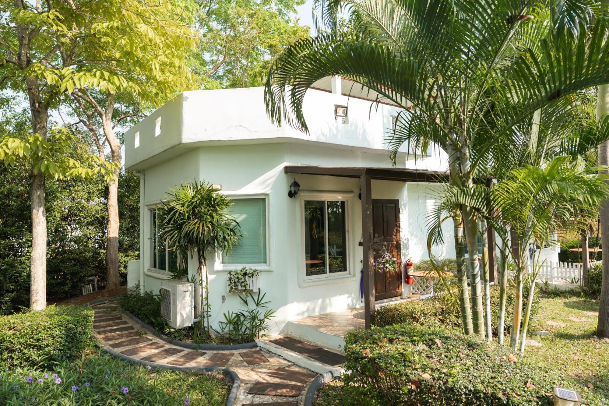 Villa Reina Resort Nong Nam Daeng Экстерьер фото